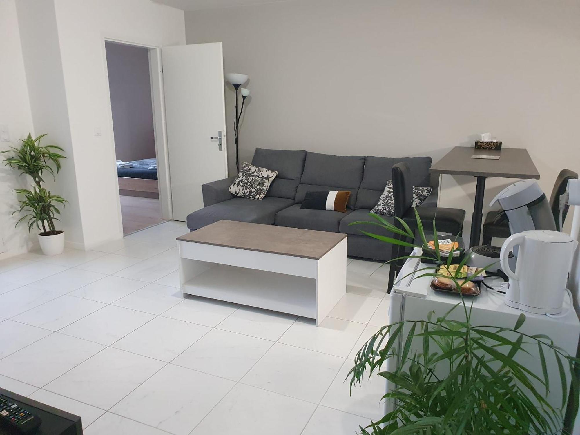 Appartement A Floirac Avec 2 Chambres, Un Parking Prive, Une Terrasse, A 5 Minutes En Voiture De L'Arkea Arena De Bordeaux Ngoại thất bức ảnh