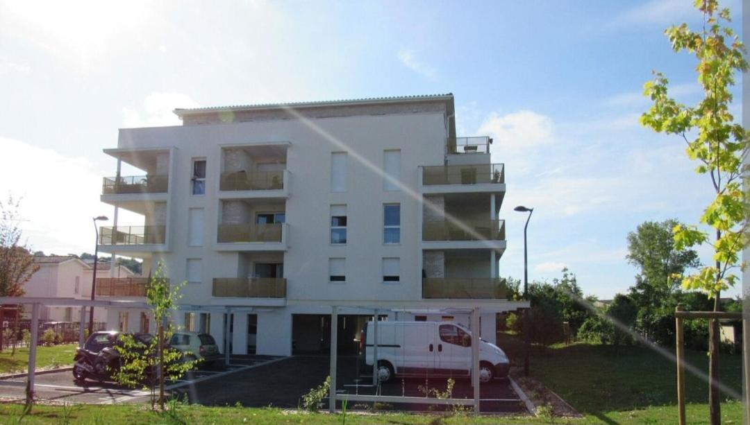 Appartement A Floirac Avec 2 Chambres, Un Parking Prive, Une Terrasse, A 5 Minutes En Voiture De L'Arkea Arena De Bordeaux Ngoại thất bức ảnh