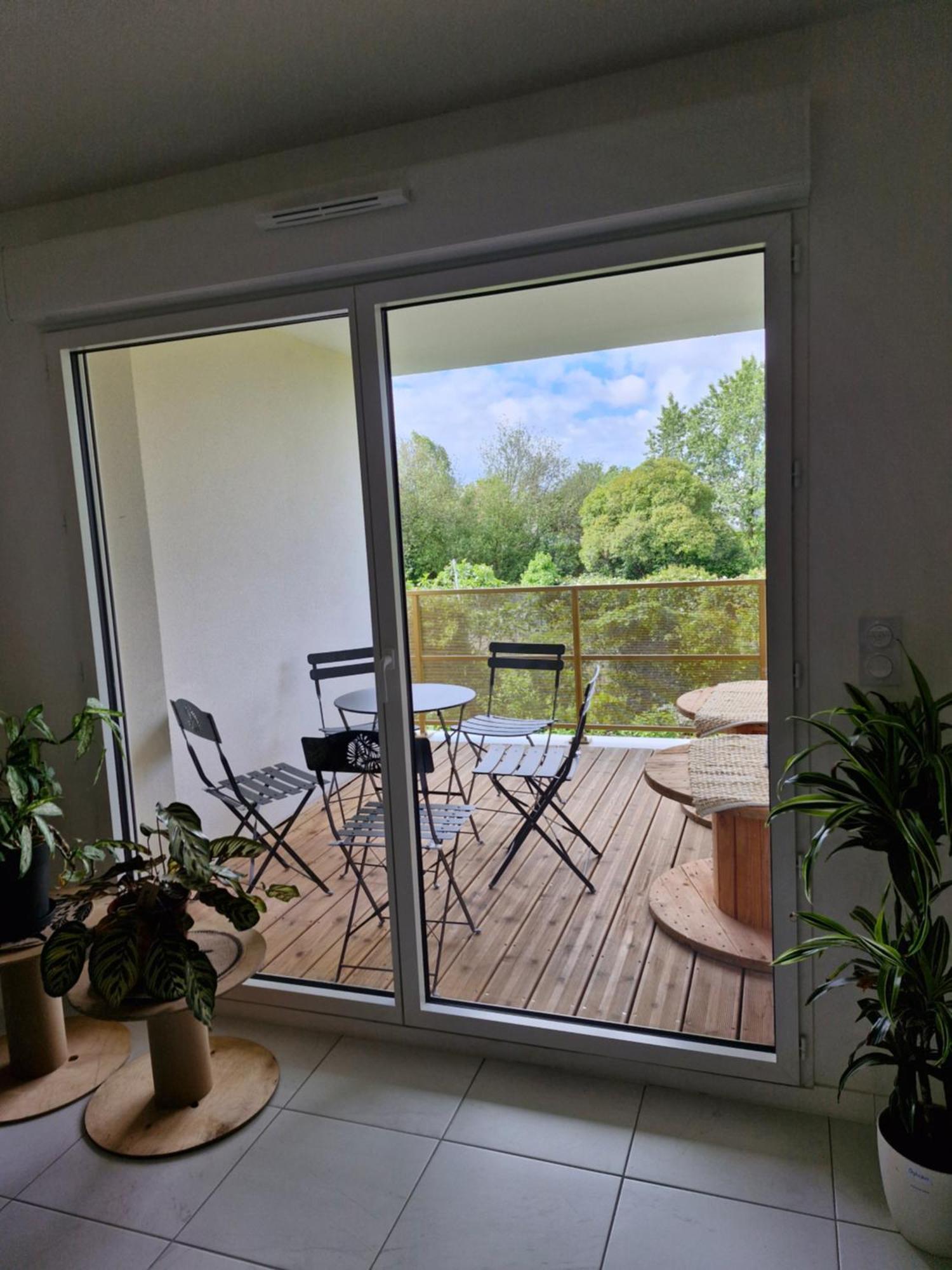 Appartement A Floirac Avec 2 Chambres, Un Parking Prive, Une Terrasse, A 5 Minutes En Voiture De L'Arkea Arena De Bordeaux Ngoại thất bức ảnh